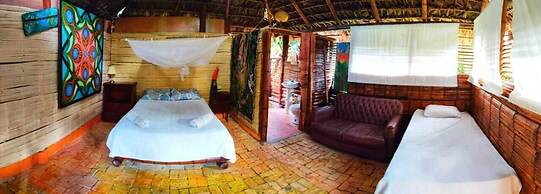 Tropical Biohostel by Rotamundos