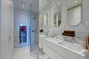 Luxurious Apt With Ocean Views and Pool in Tigne Point