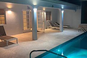 Luxury Villa-sleeps 6-private Pool