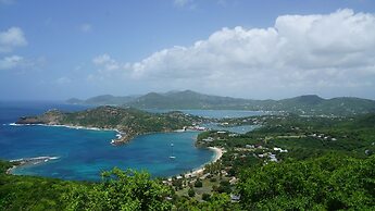 Luxury Secluded Villa With Private Pool Sleeps six