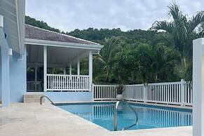 Luxury Villa-sleeps 6-private Pool