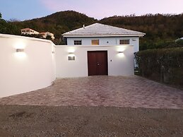 Luxury Secluded Villa With Private Pool Sleeps six