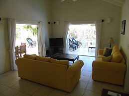 Luxury Secluded Villa With Private Pool Sleeps six