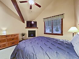 Dewey Placer Lodge 3 Bedroom Home by Redawning
