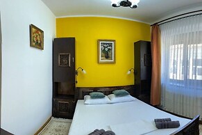 Unique Old Town Home 2min to Beach & Harbour