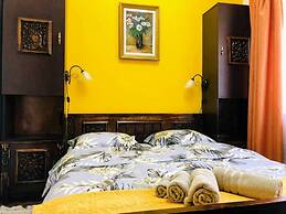 Unique Old Town Home 2min to Beach & Harbour