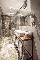 Nomad Luxury Suites