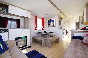 Lovely 2-bed Static Caravan in Rhyl