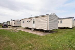 Lovely 2-bed Static Caravan in Rhyl