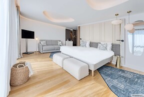 Golden Tulip Lyon Ouest Techlid - Hotel and Spa