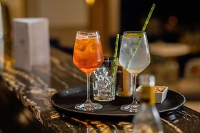 Golden Tulip Lyon Ouest Techlid - Hotel and Spa