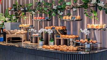 Golden Tulip Lyon Ouest Techlid - Hotel and Spa