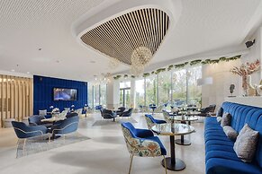 Golden Tulip Lyon Ouest Techlid - Hotel and Spa