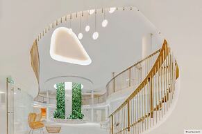 Golden Tulip Lyon Ouest Techlid - Hotel and Spa