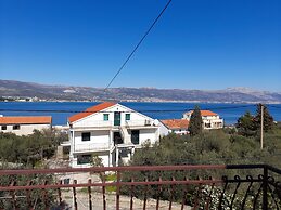 Big apt W.large Terrace&great sea View,close Beach