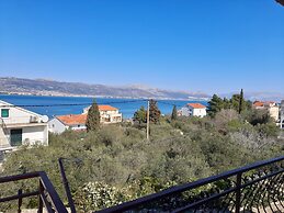 Big apt W.large Terrace&great sea View,close Beach