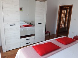 Big apt W.large Terrace&great sea View,close Beach