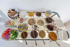 Akis Villa Studios & Apartments with Pool