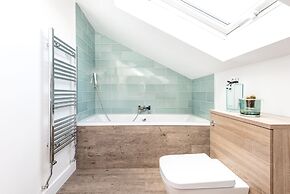 Captivating 4-bed House in Lincoln