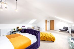 Captivating 4-bed House in Lincoln