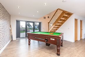 Captivating 4-bed House in Lincoln
