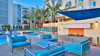 Luxury King -TPC Shops Dining Close S200