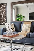 Luxury King -TPC Shops Dining Close S200