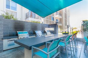 Luxury King -TPC Shops Dining Close S200