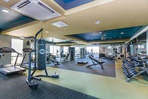 Luxury King -TPC Shops Dining Close S200