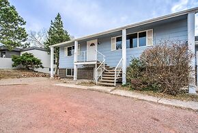 2BR Pikes Peak Views Garden of Gods Dog-friendly!