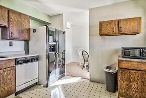 2BR Pikes Peak Views Garden of Gods Dog-friendly!