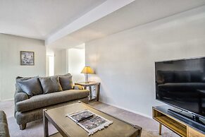 2BR Pikes Peak Views Garden of Gods Dog-friendly!