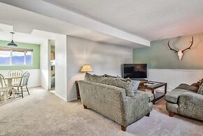 2BR Pikes Peak Views Garden of Gods Dog-friendly!