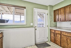 2BR Pikes Peak Views Garden of Gods Dog-friendly!