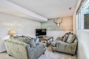 2BR Pikes Peak Views Garden of Gods Dog-friendly!