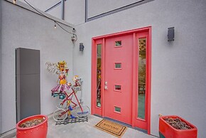 4BR Modern Marvel Downtown Custom Private Balcony