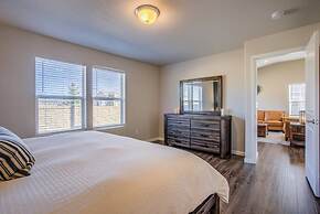 4BR Modern Townhome Close to Usafa!