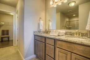 4BR Modern Townhome Close to Usafa!