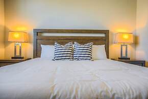 5BD Lakeside Mountain Spectacularhot Tubluxury