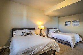 5BD Lakeside Mountain Spectacularhot Tubluxury