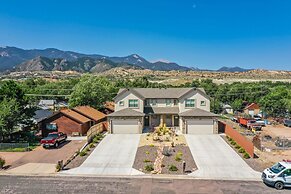 4bdpikes Peak Viewsminutes to Hiking & Dining!!