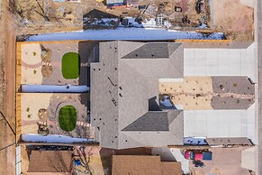 4bdpikes Peak Viewsminutes to Hiking & Dining!!