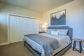 4bdpikes Peak Viewsminutes to Hiking & Dining!!