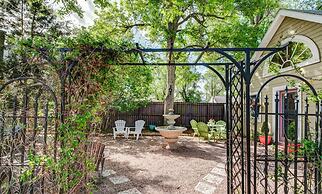 2BD Chic Cottage Mtns Walk Everywhere