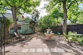 2BD Chic Cottage Mtns Walk Everywhere