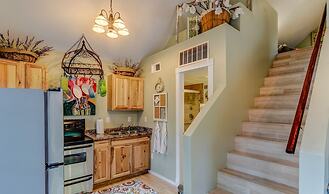 2BD Chic Cottage Mtns Walk Everywhere