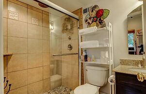 2BD Chic Cottage Mtns Walk Everywhere