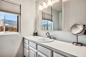 4brfireplace & Mountain Viewsdog-friendly & Hiking Nearby!