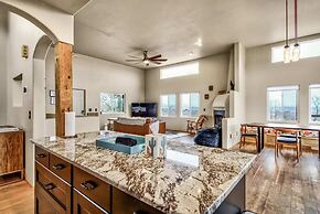 4brfireplace & Mountain Viewsdog-friendly & Hiking Nearby!
