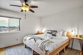 4brfireplace & Mountain Viewsdog-friendly & Hiking Nearby!